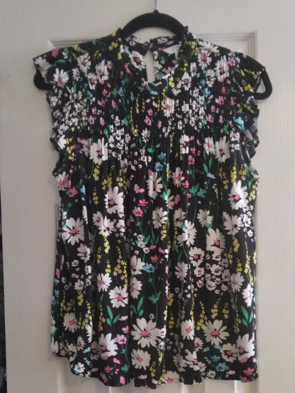 crown & ivy Black Floral Smocked Ruffle Cap Sleeve Top